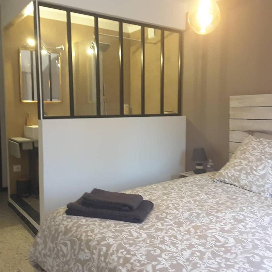 Bed and Breakfast Philoxenia Pourrieres Exterior foto